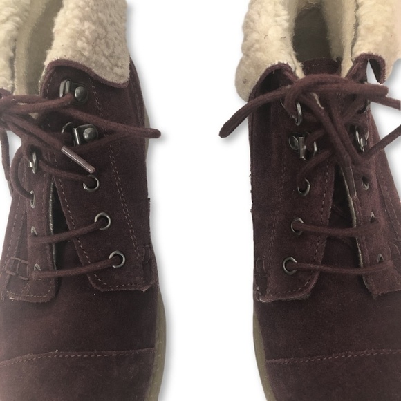 TOPSHOP Suede Fleece Lined Ankle Chukka Boots - Picture 3 of 7